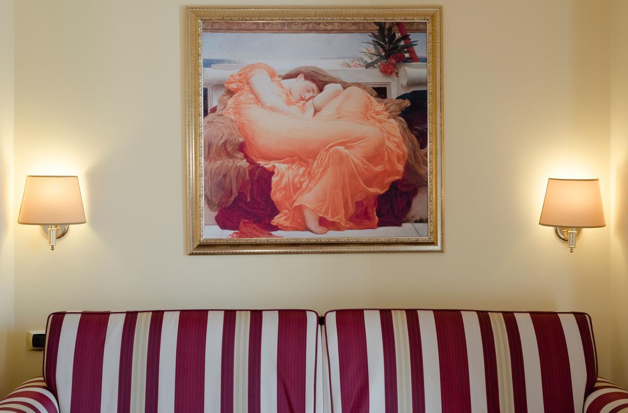 Relais Frattina Pensión Roma