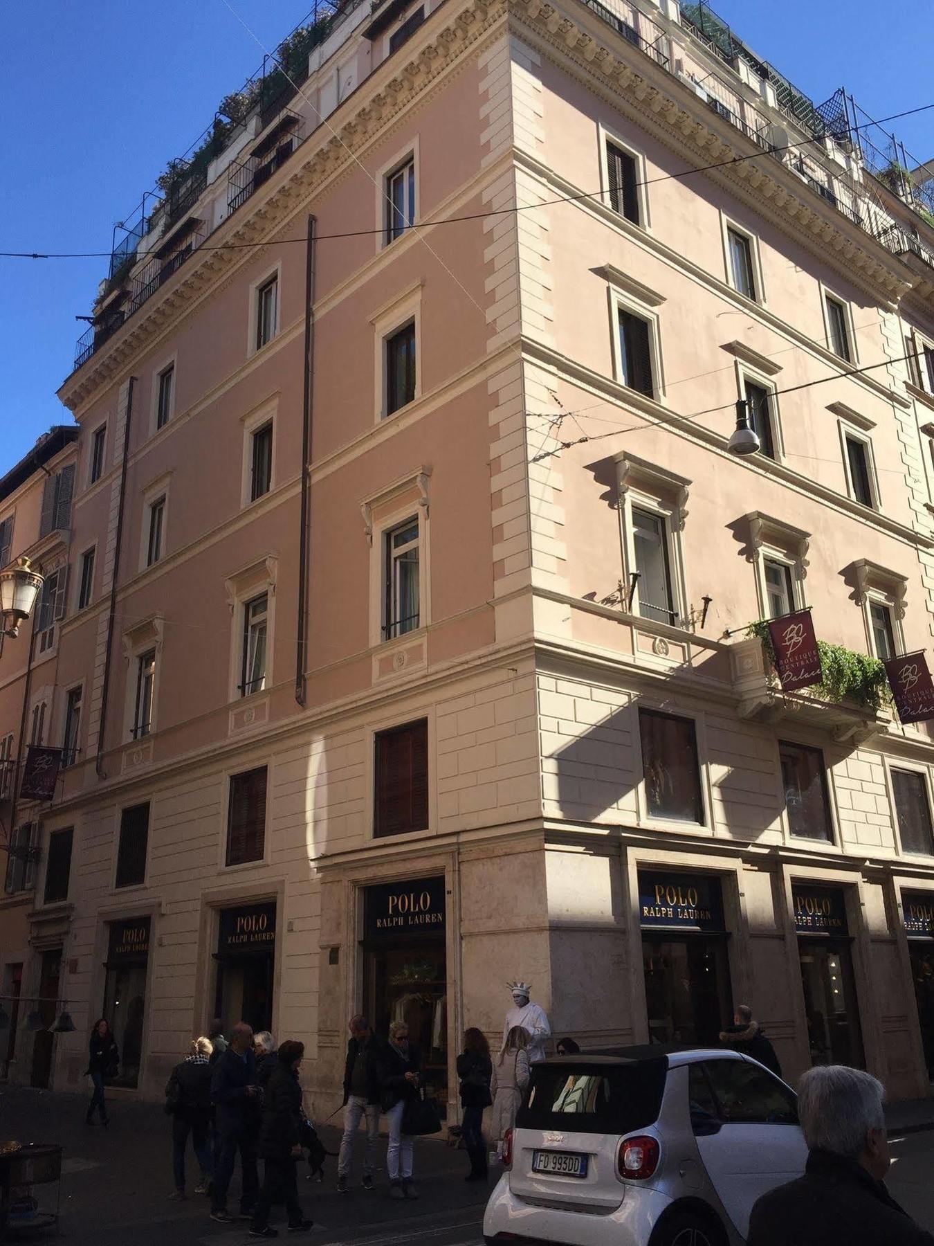 Relais Frattina Pensión Roma