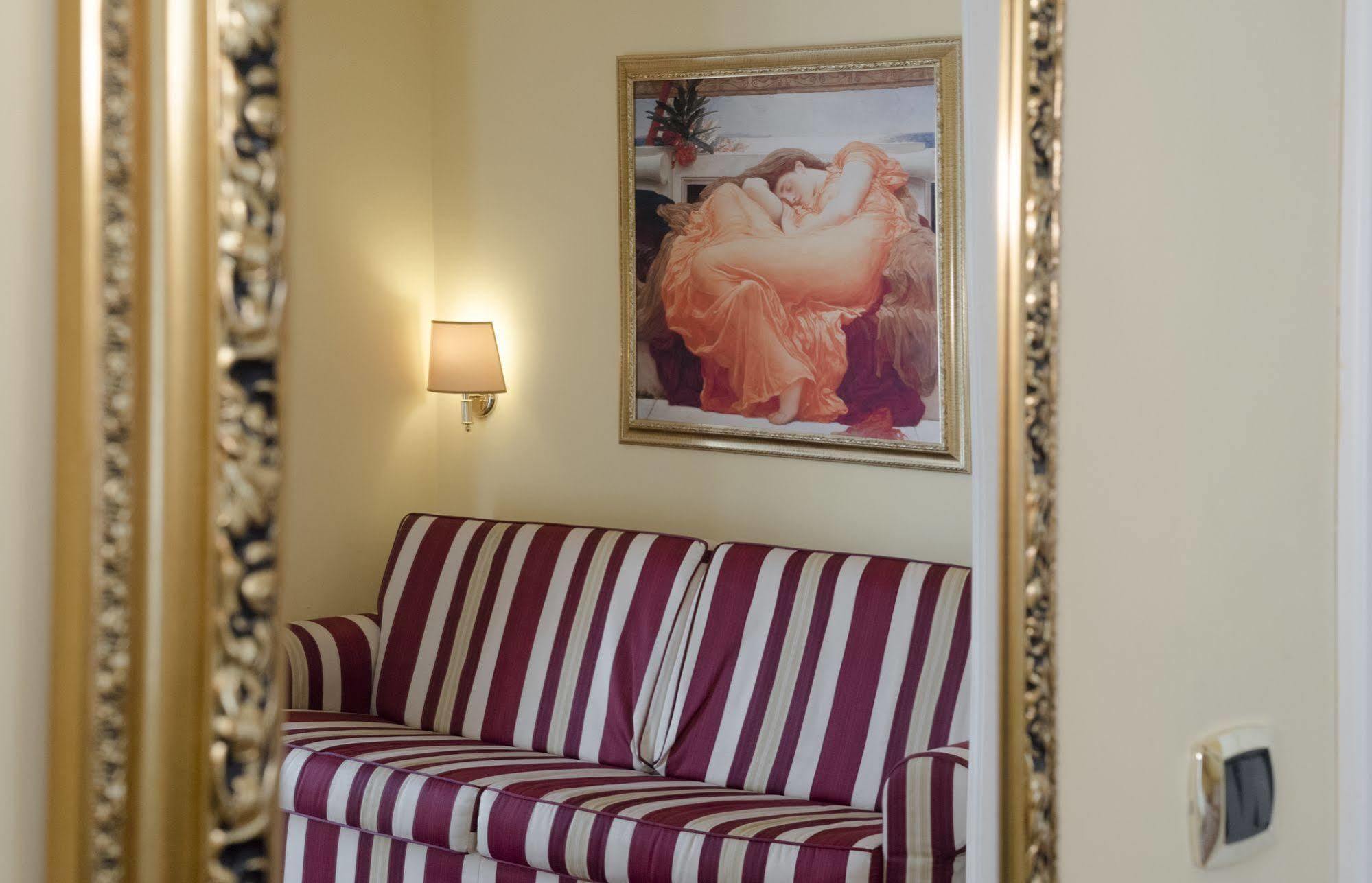 Pensión Relais Frattina Roma